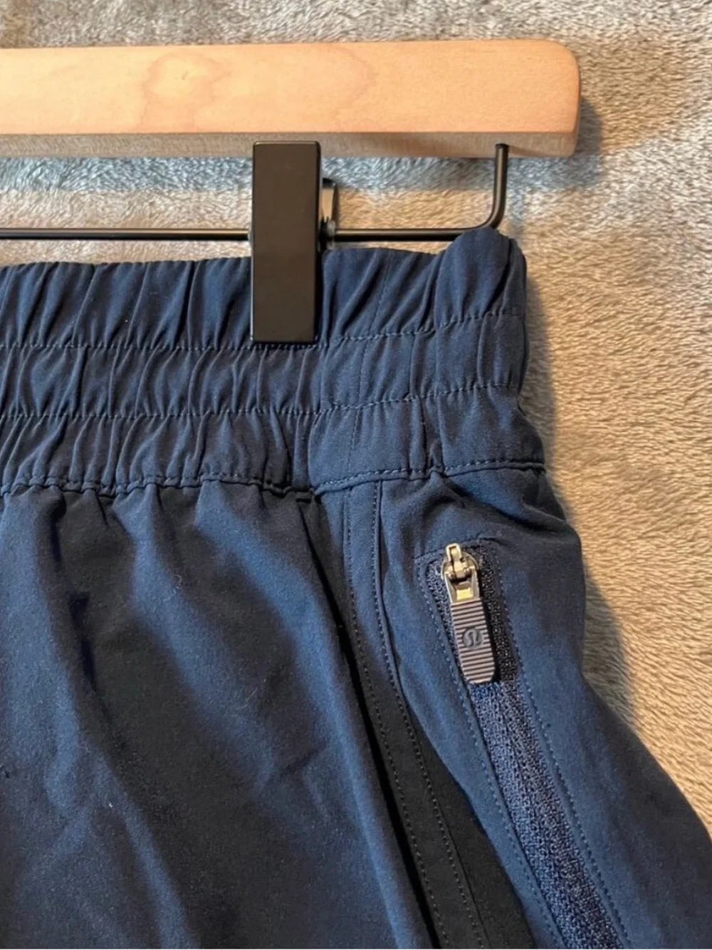 Lululemon Tracker Short V *4